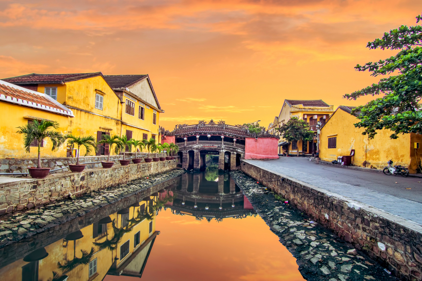 chua-cau-hoi-an-sunset