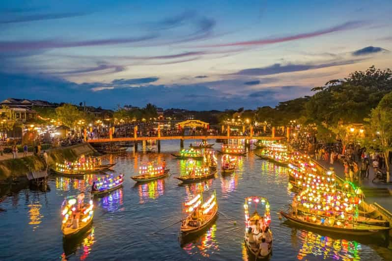 hoi-an-lantern-boat
