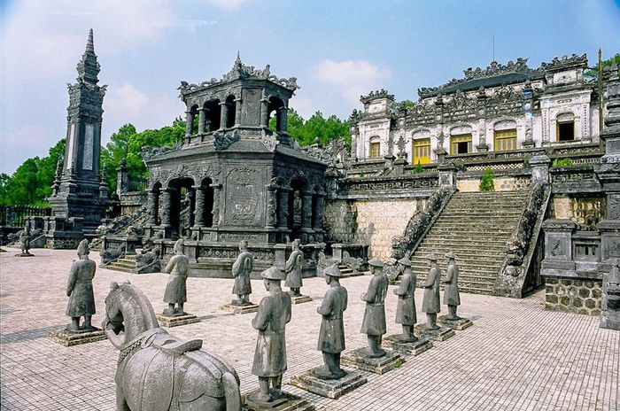 hue's tombs